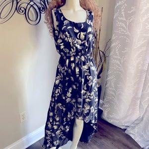 Carrie Allen Size Medium Black & Gold Dress